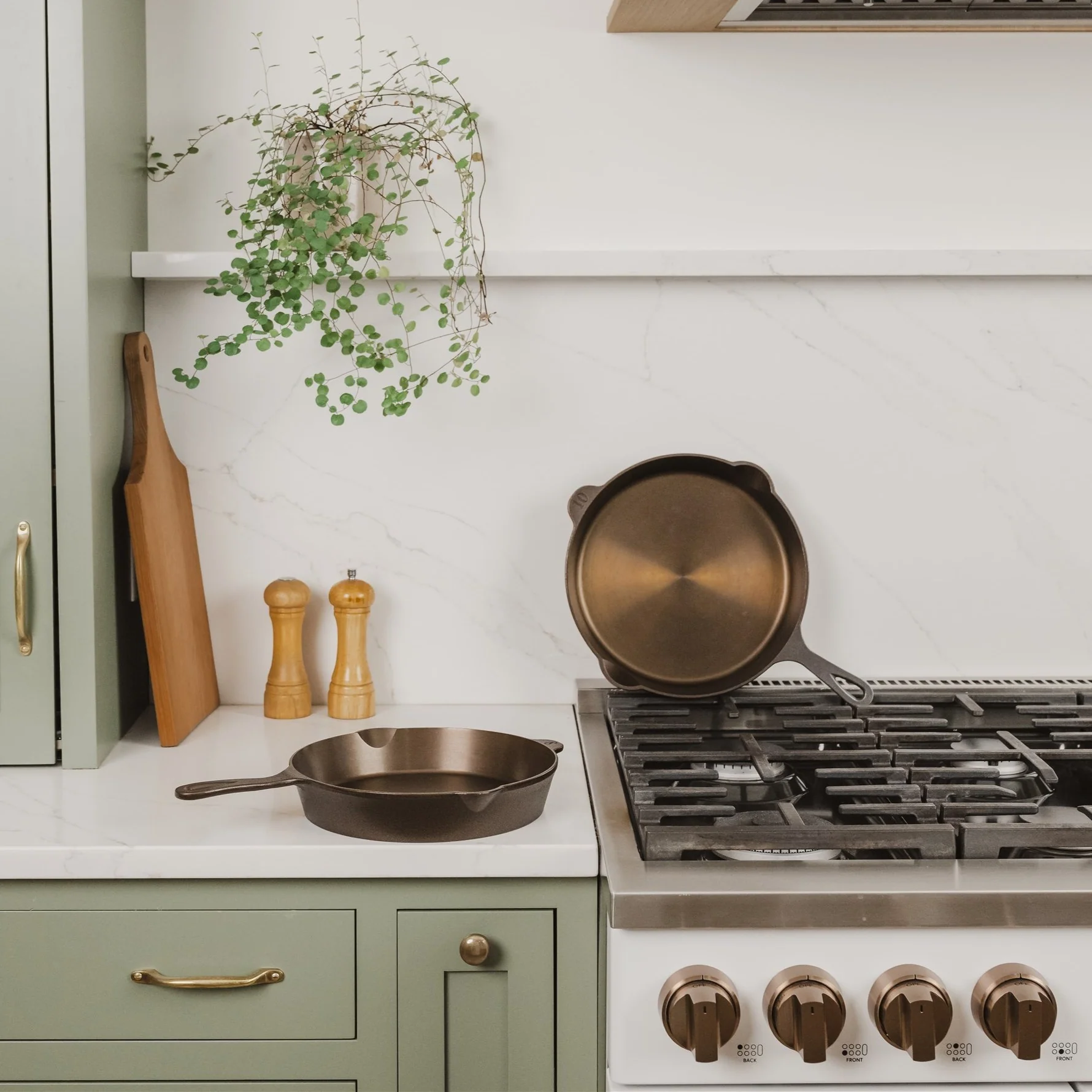 Lancaster Skillet Duo: No. 8 & No. 10 - Image 3